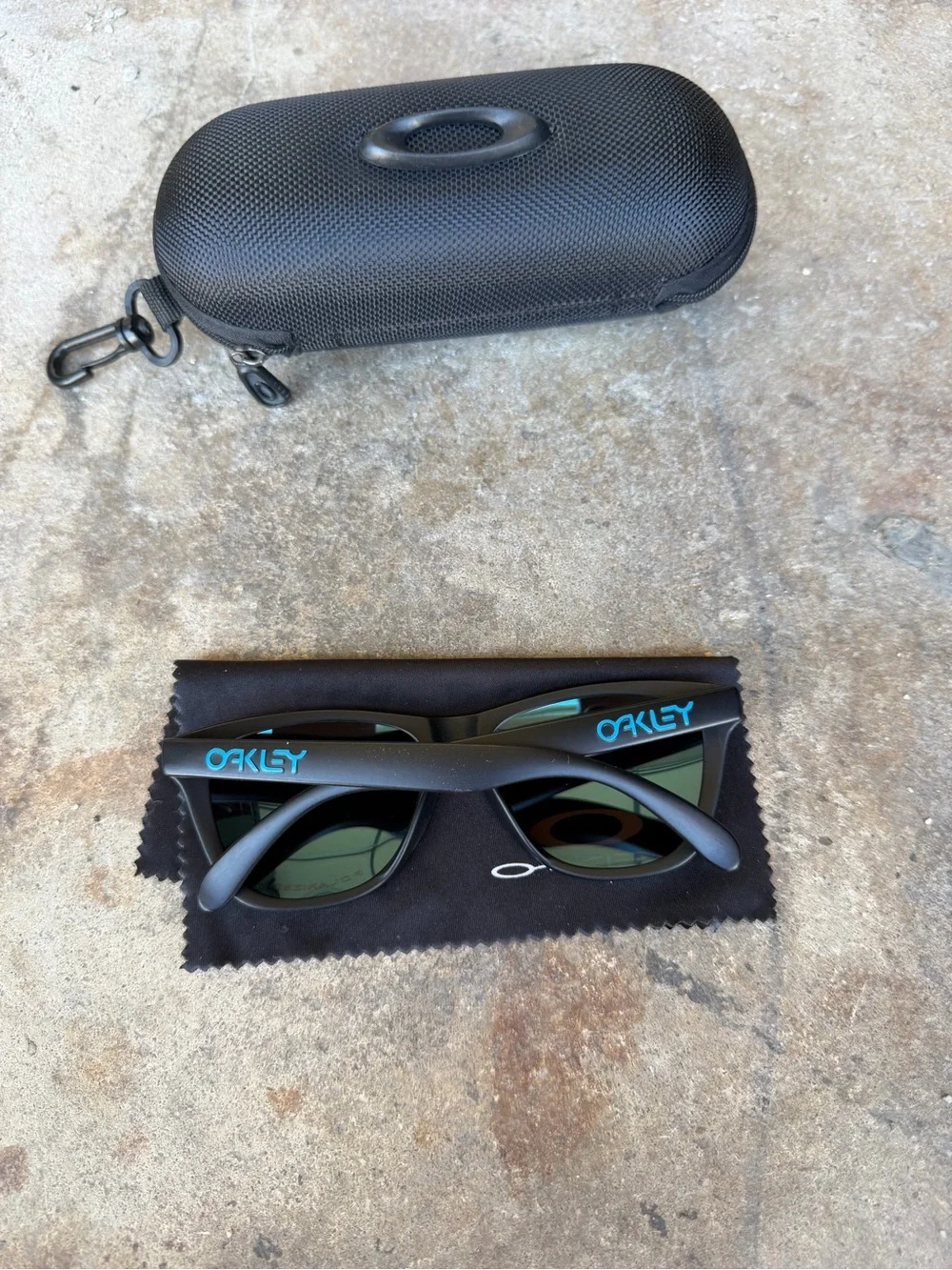 Oakley frogskin sunglasses